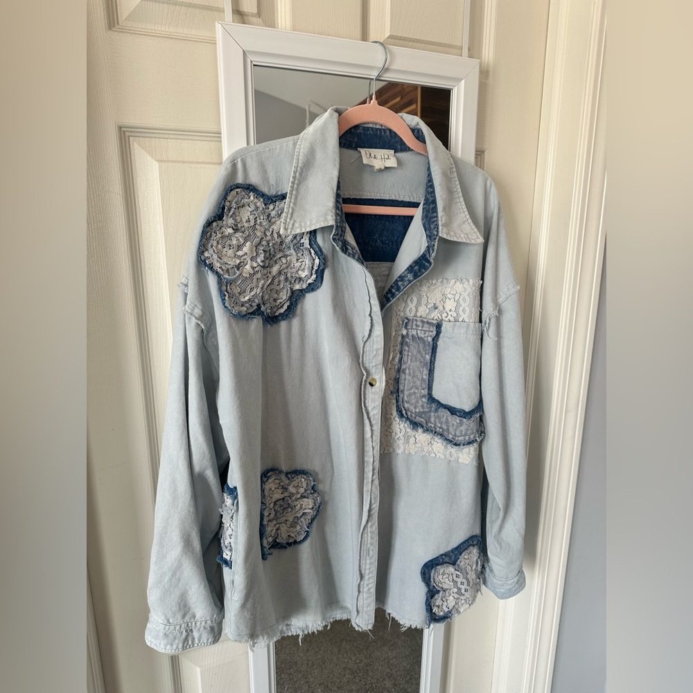 NWOT🤍Oli & Hali Floral Lace Patchwork Lightweight Denim Jacket Small Blue - Picture 3 of 8